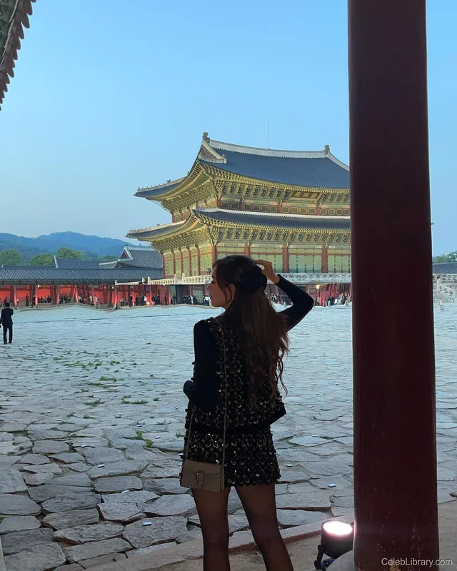Pokimane photo 23 of 3752