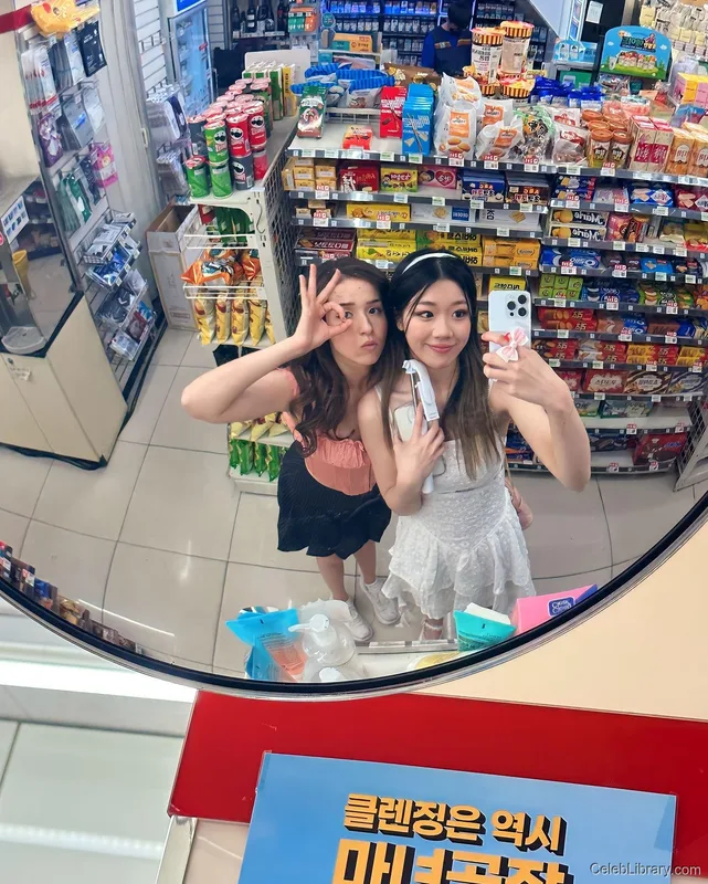 Pokimane photo 15 of 3752