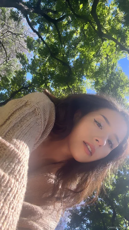 Pokimane photo 18 of 3752