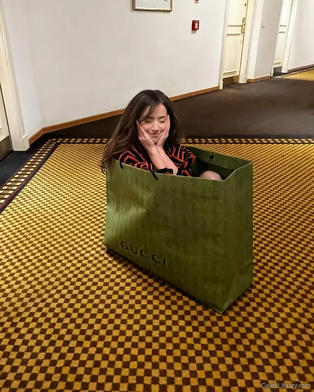 Pokimane photo 21 of 3752