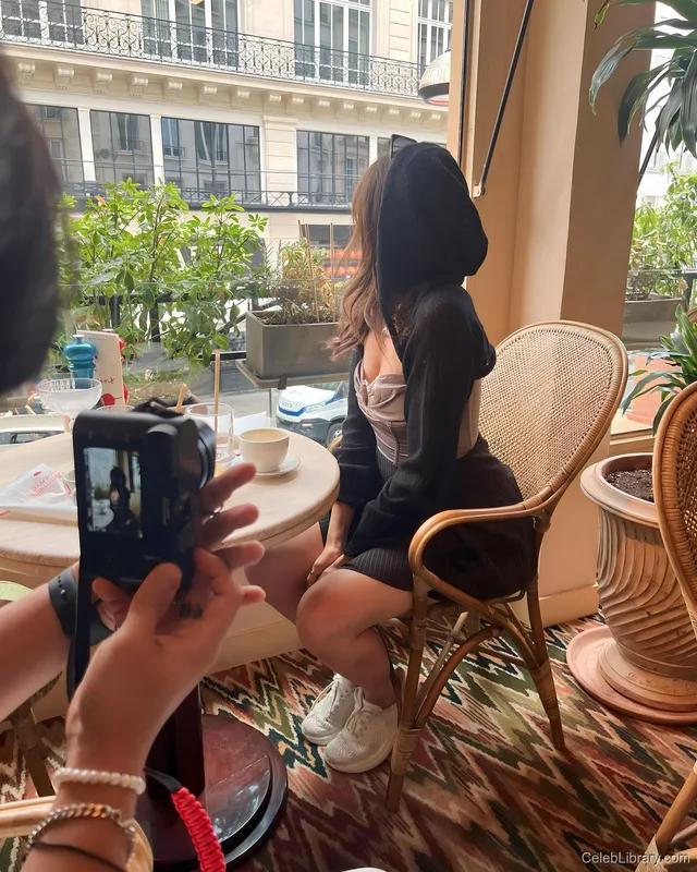 Pokimane photo 7 of 3752