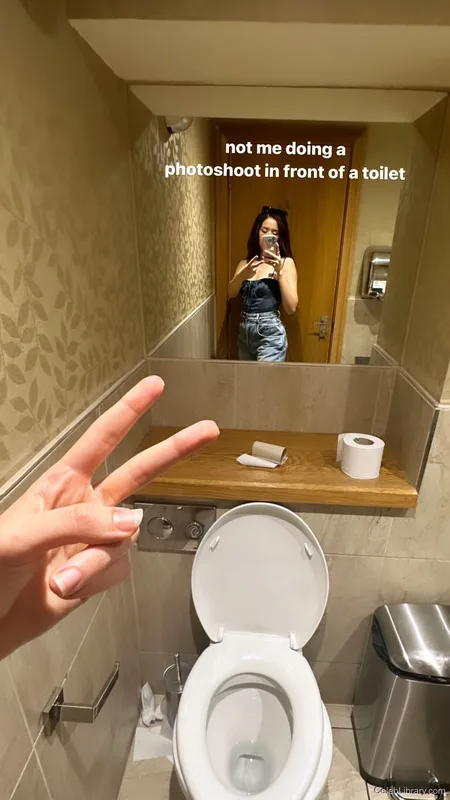 Pokimane photo 17 of 3752