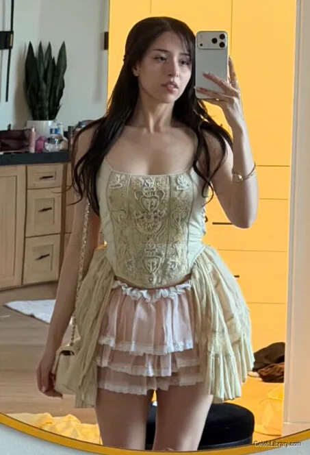 Pokimane photo 2 of 3752