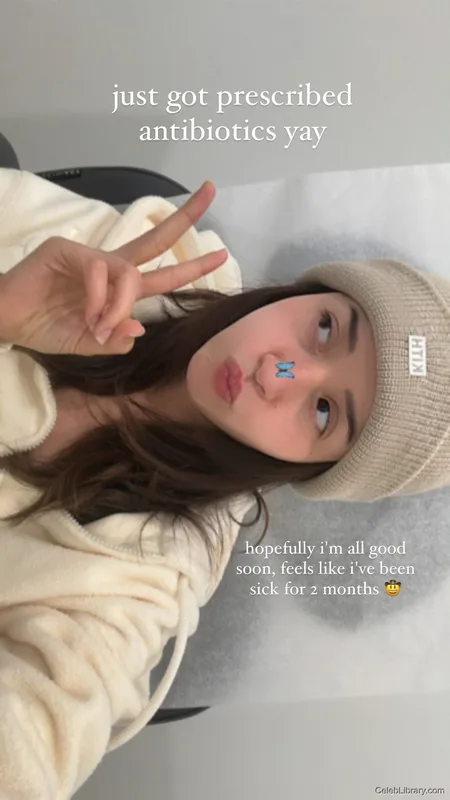 Pokimane photo 13 of 3752