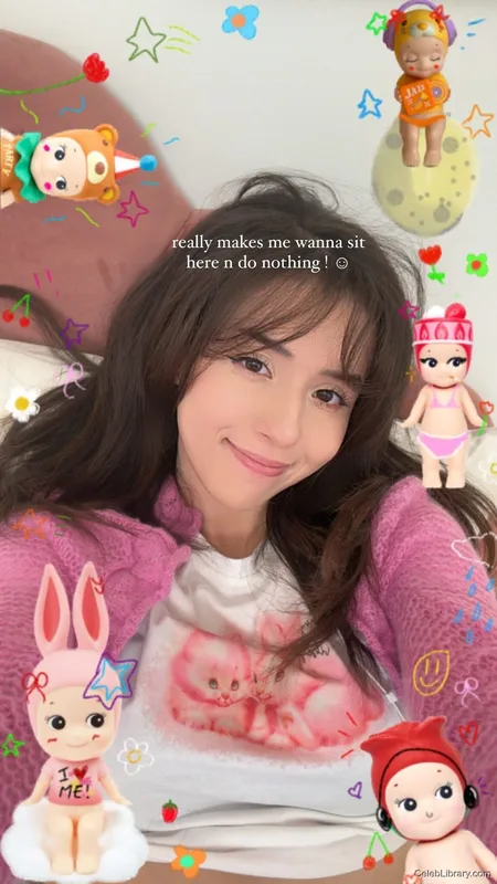 Pokimane photo 24 of 3752