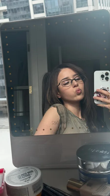 Pokimane photo 7 of 3752