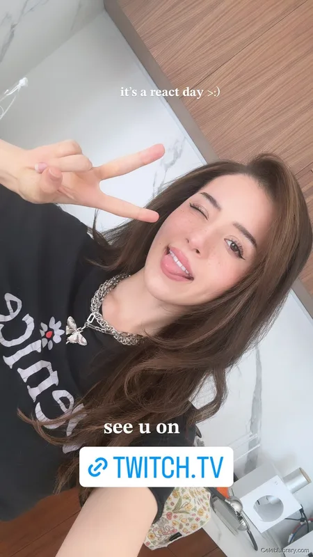 Pokimane photo 21 of 3752