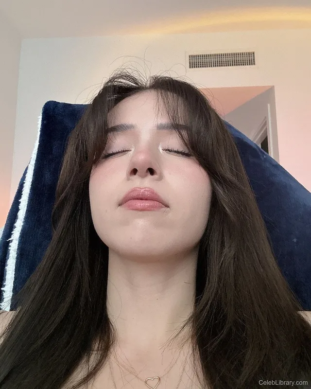 Pokimane photo 3 of 3752