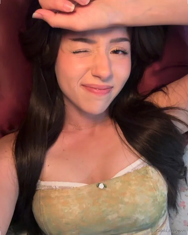 Pokimane photo 15 of 3752