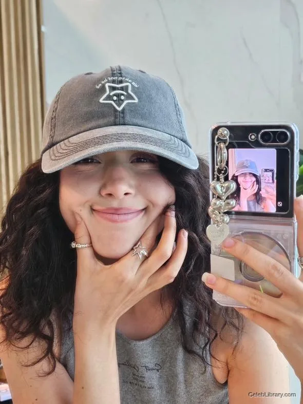 Pokimane photo 3 of 3752