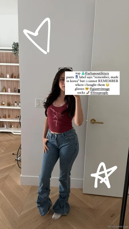 Pokimane photo 20 of 3752