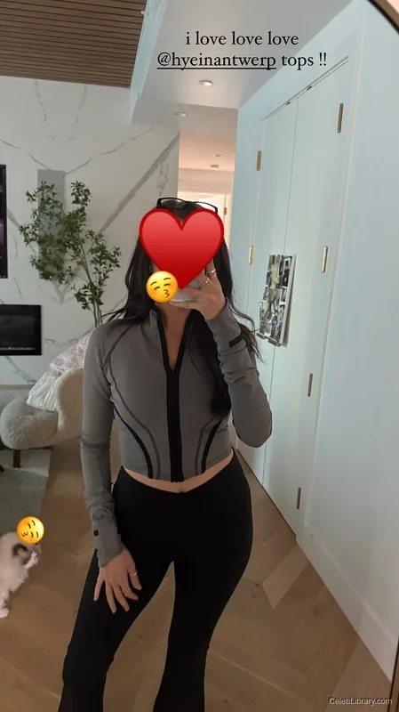 Pokimane photo 3 of 3752