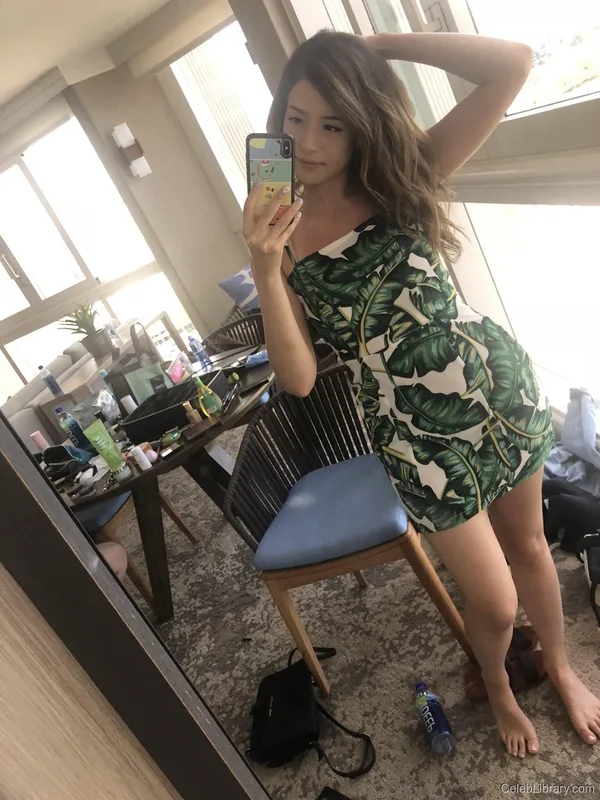 Pokimane photo 24 of 3752