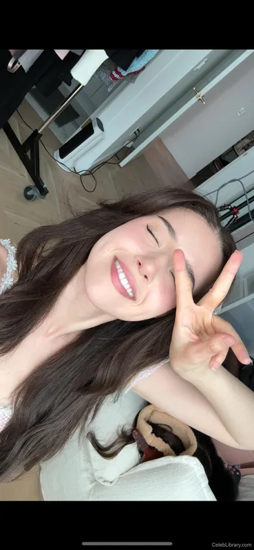 Pokimane photo 7 of 3752