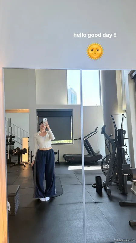 Pokimane photo 14 of 3752