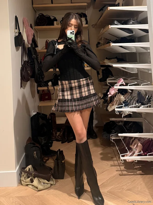 Pokimane photo 3 of 3752