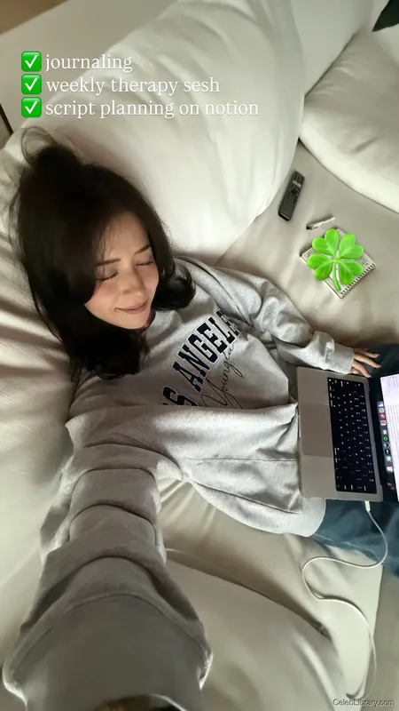 Pokimane photo 7 of 3752