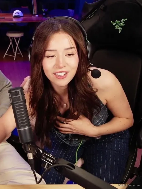 Pokimane photo 21 of 3752