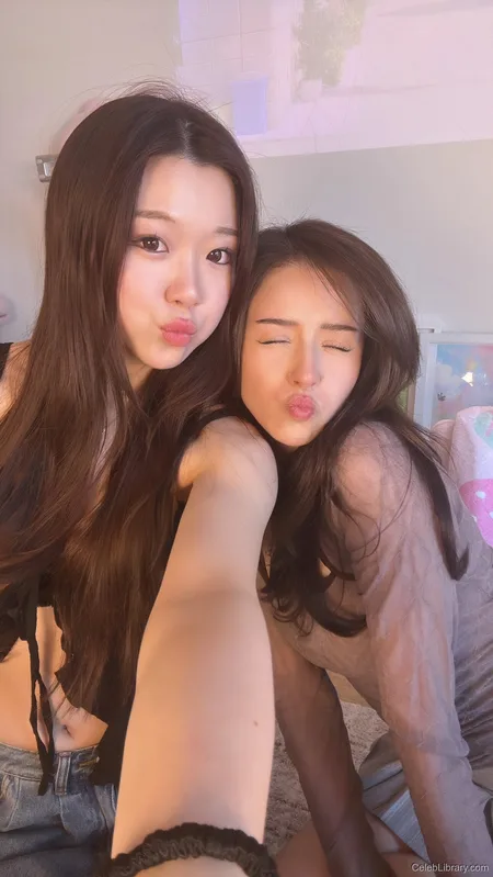 Pokimane photo 6 of 3752