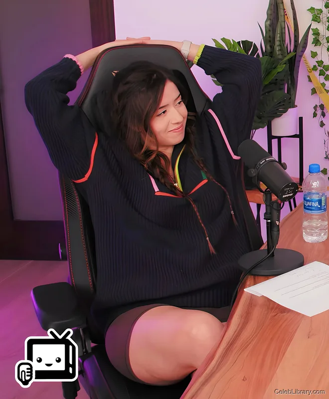 Pokimane photo 22 of 3752