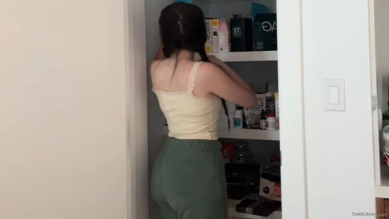 Pokimane photo 9 of 3752