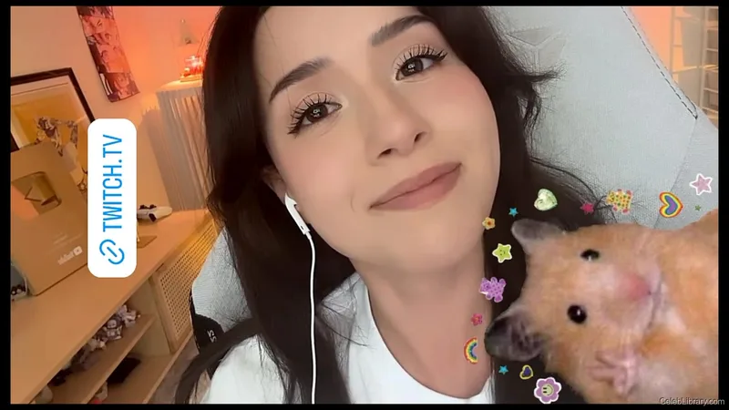 Pokimane photo 22 of 3752