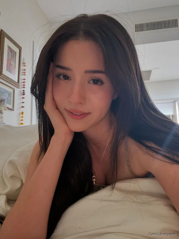 Pokimane photo 15 of 3752