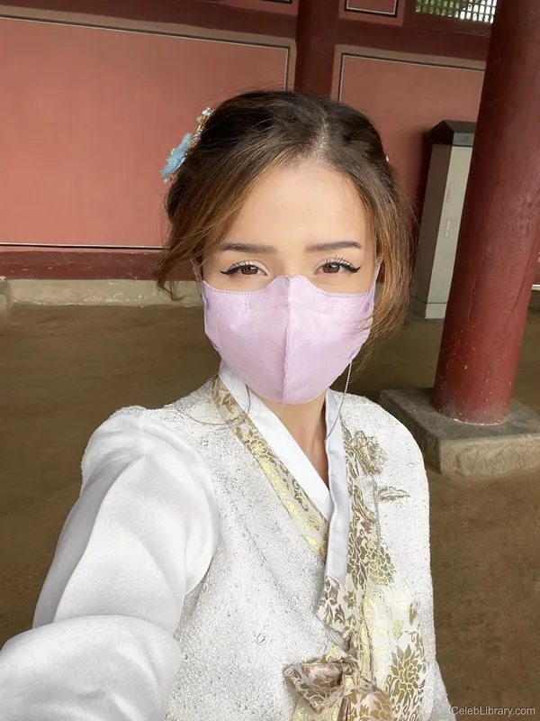 Pokimane photo 14 of 3752