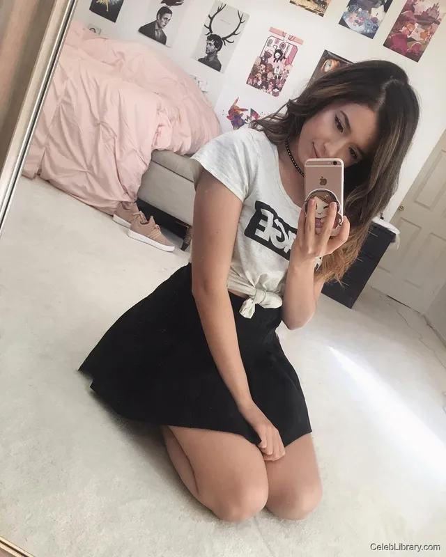 Pokimane photo 3 of 3752