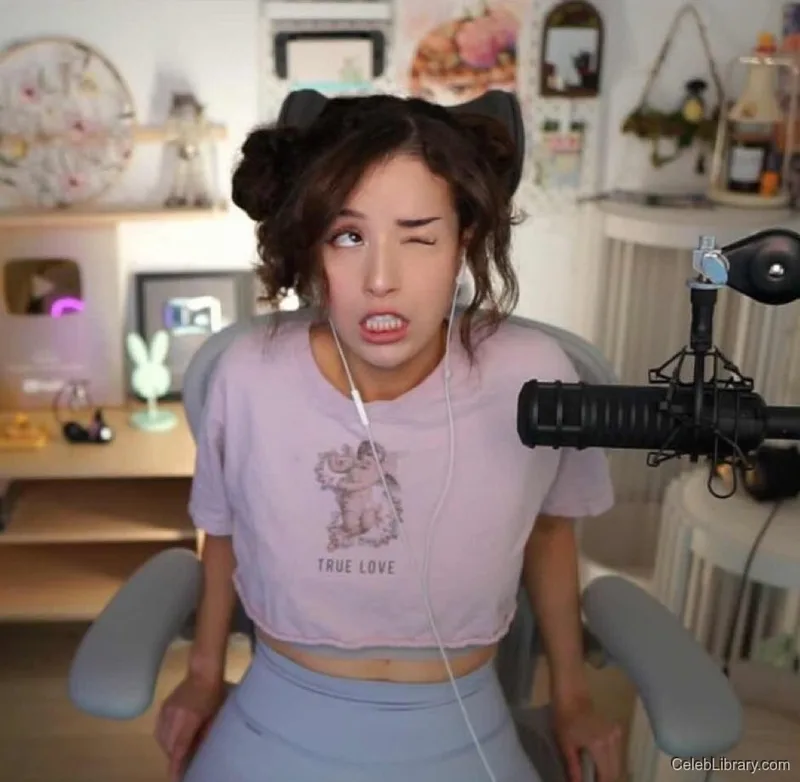 Pokimane photo 7 of 3752