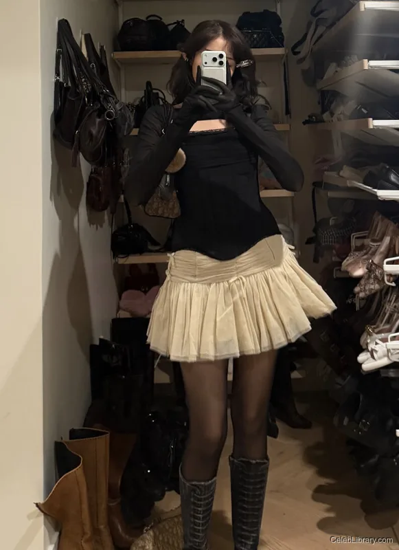 Pokimane photo 18 of 3752