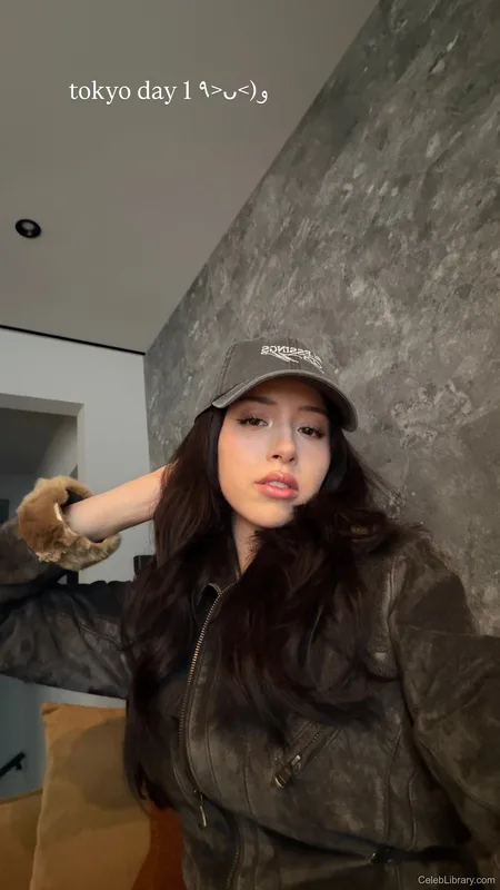 Pokimane photo 12 of 3752