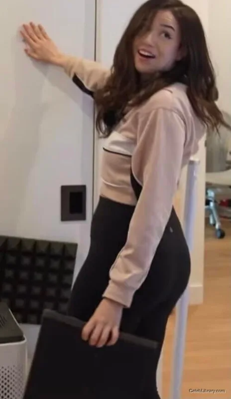 Pokimane photo 15 of 3752