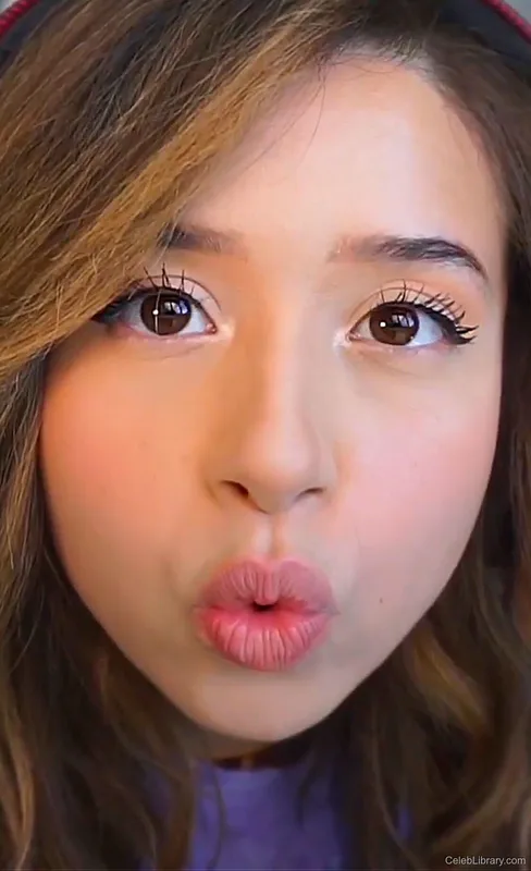 Pokimane photo 16 of 3752