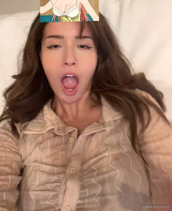 Pokimane photo 20 of 3752