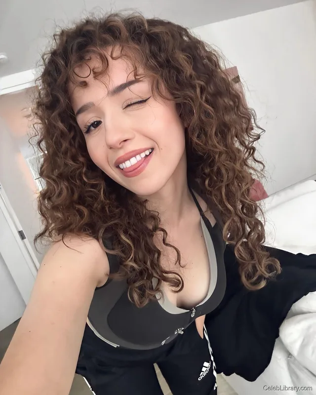 Pokimane photo 6 of 3752