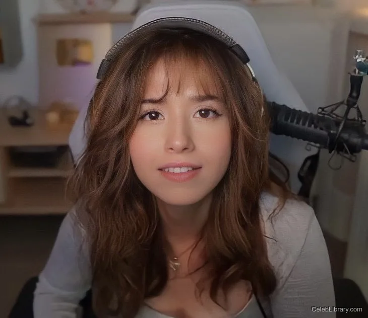 Pokimane photo 12 of 3752