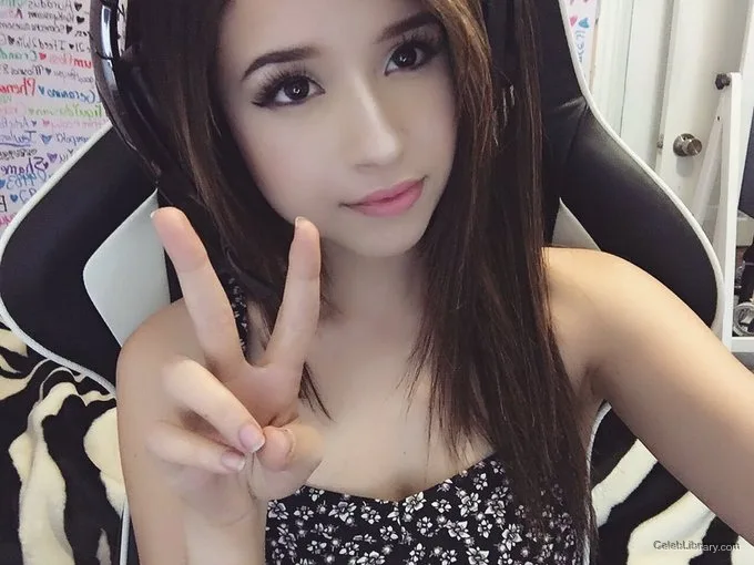 Pokimane photo 14 of 3752