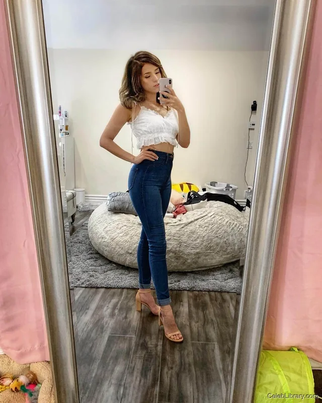 Pokimane photo 24 of 3752