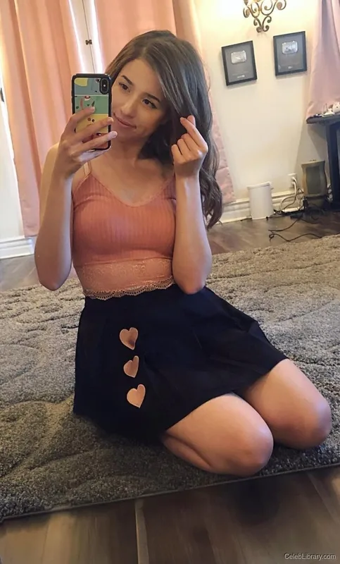Pokimane photo 3 of 3752