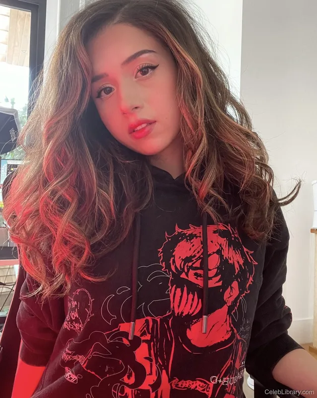 Pokimane photo 4 of 3752