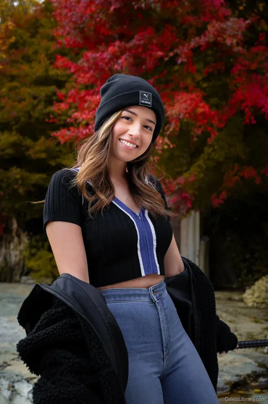 Pokimane photo 13 of 3752