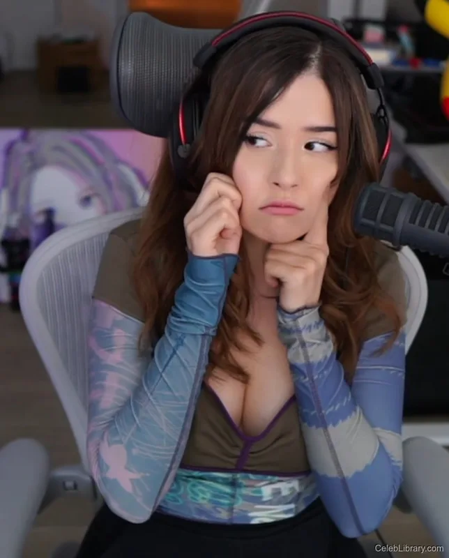 Pokimane photo 23 of 3752