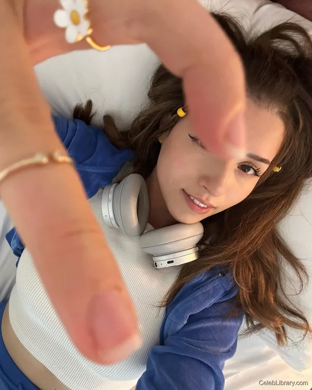 Pokimane photo 24 of 3752