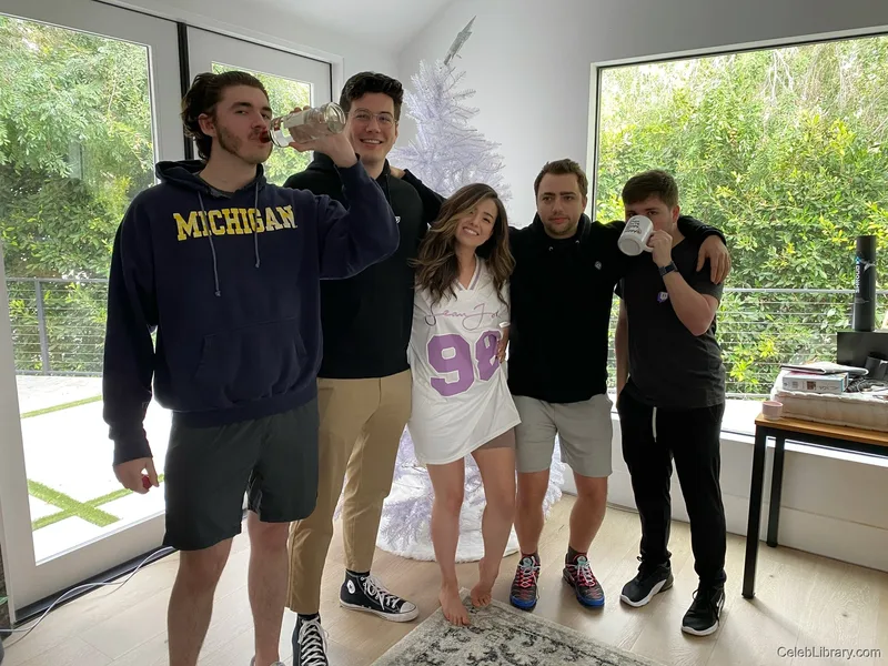 Pokimane photo 17 of 3752