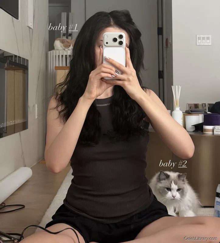 Pokimane photo 18 of 3752