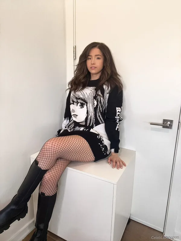 Pokimane photo 3 of 3752