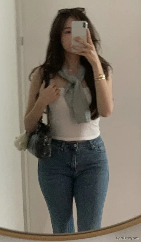 Pokimane photo 14 of 3752
