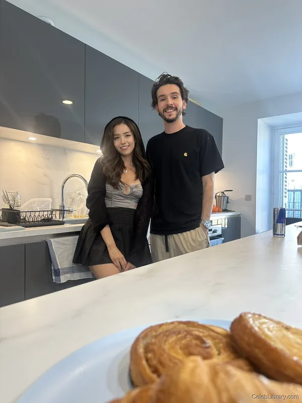 Pokimane photo 15 of 3752