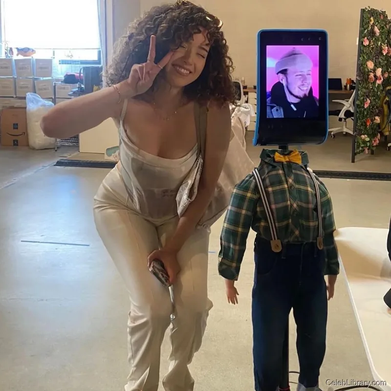 Pokimane photo 14 of 3752